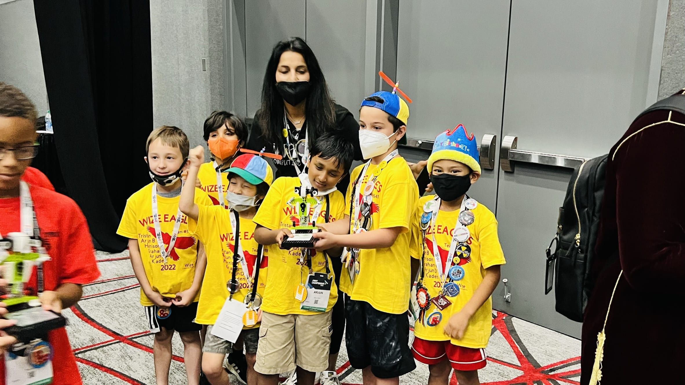 First LEGO League Cargo Connect Awards, picture with the students